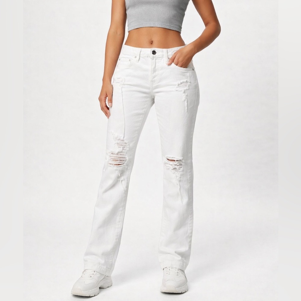 True‎ Religion women’s Geno Relaxed Slim White Distressed rip Jeans Size 28 NWT